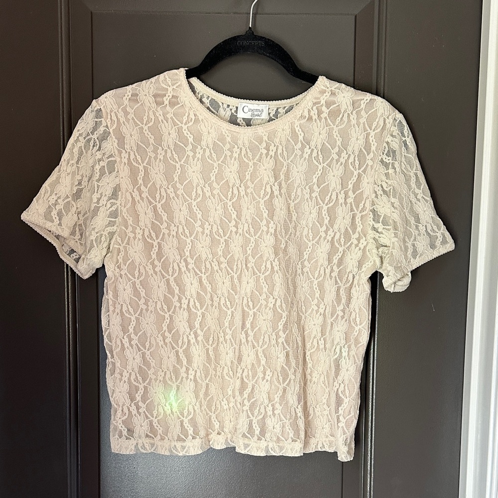 Chic Cream Lace Blouse‎